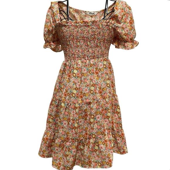 Hint of Blush Peachy Pink Floral Dress Size Medium Smocked Bodice Puff Sleeves - Picture 1 of 9
